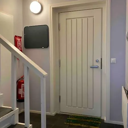 Entire Flat Located 2km From Center, Free Parking Apartamento
